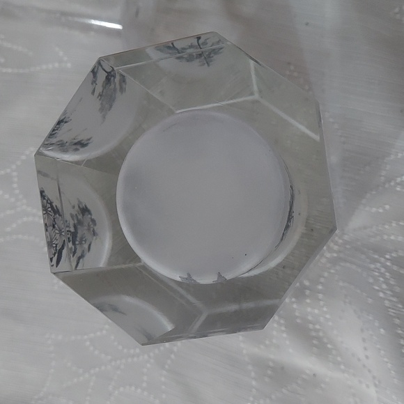 Chinese Reverse-painted Vase - Picture 5 of 10